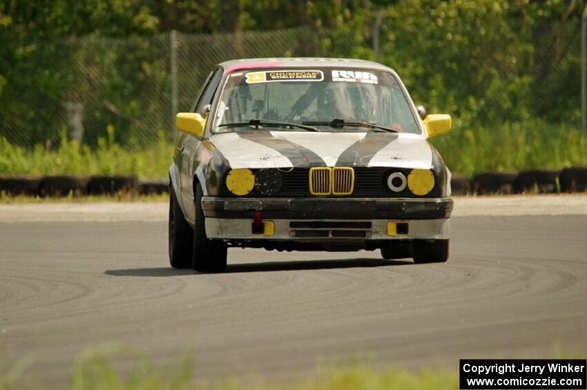 Junk in the Trunk BMW 325i