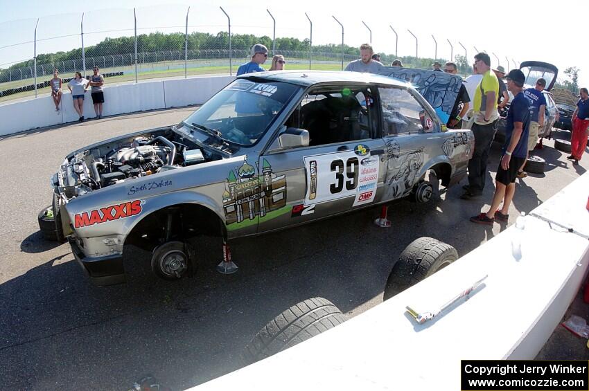 Chump Faces BMW 325is