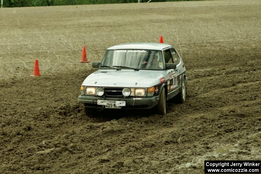 Richard Miller / Juanita Miller SAAB 900T slops through the mud on SS7 (Speedway Shenanigans).