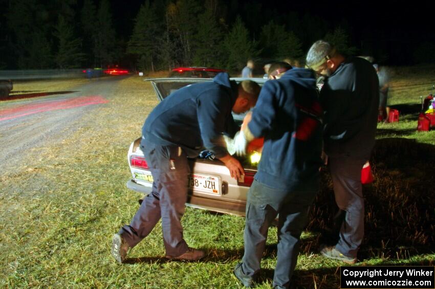 Jim Scray / Colin Vickman Datsun 510 is refueled before leaving Sidnaw service.