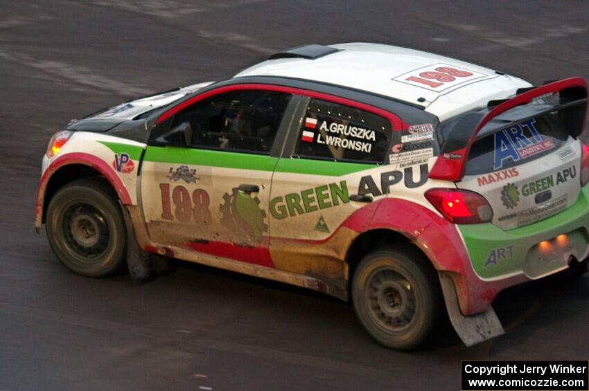 Arkadiusz Gruszka / Lukasz Wronski Mitsubishi Mirage RS on SS15 (Lakeshore Drive).