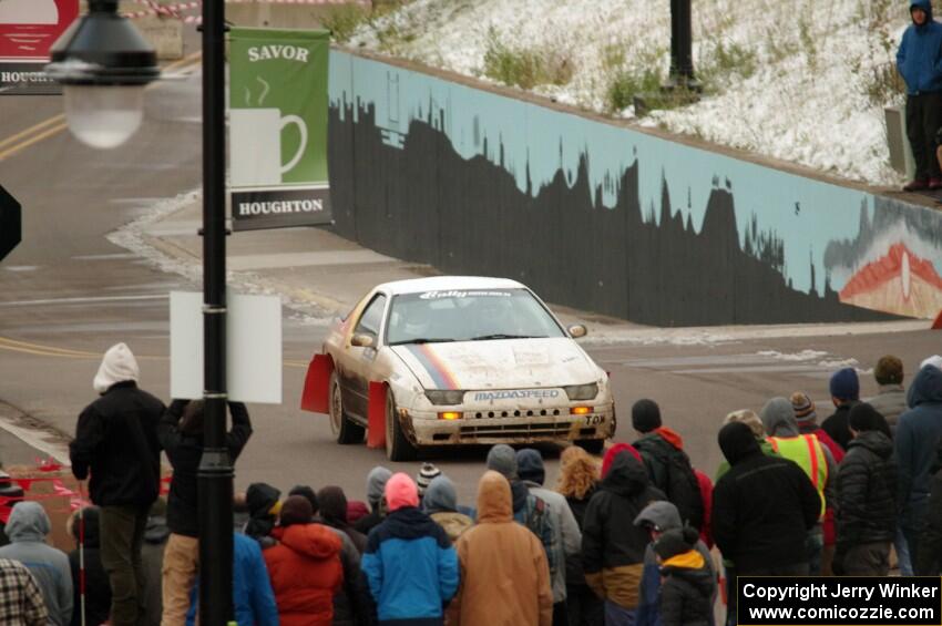 Kevin Schmidt / Brian Flint Maxda RX-7 on SS15 (Lakeshore Drive).