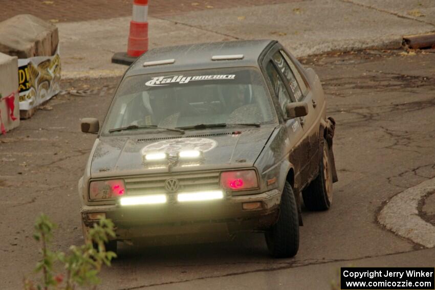 Cory Grant / Kevin Forde VW Jetta on SS15 (Lakeshore Drive).