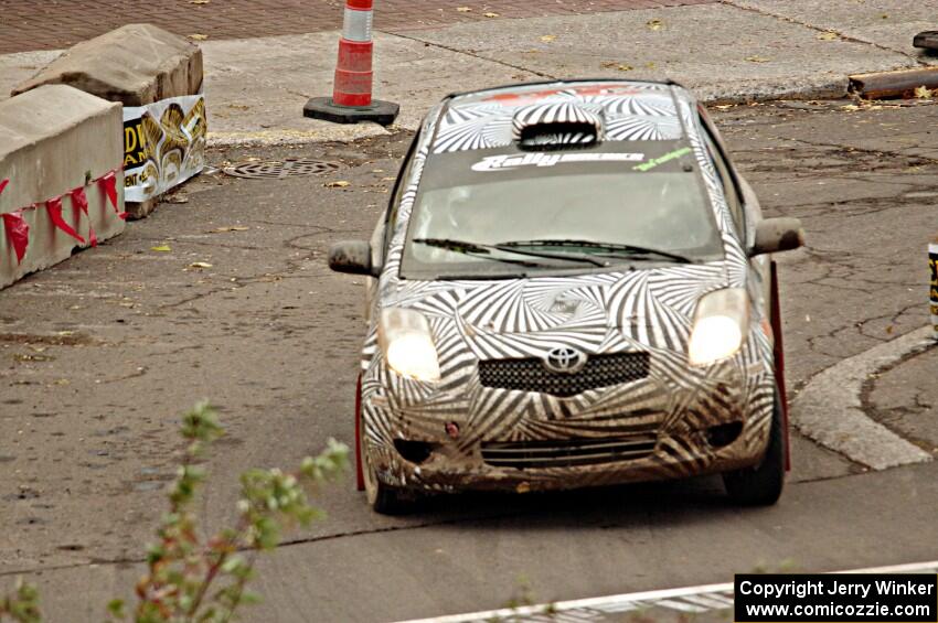 Tracey Gardiner / Tracy Manspeaker Toyota Yaris on SS15 (Lakeshore Drive).