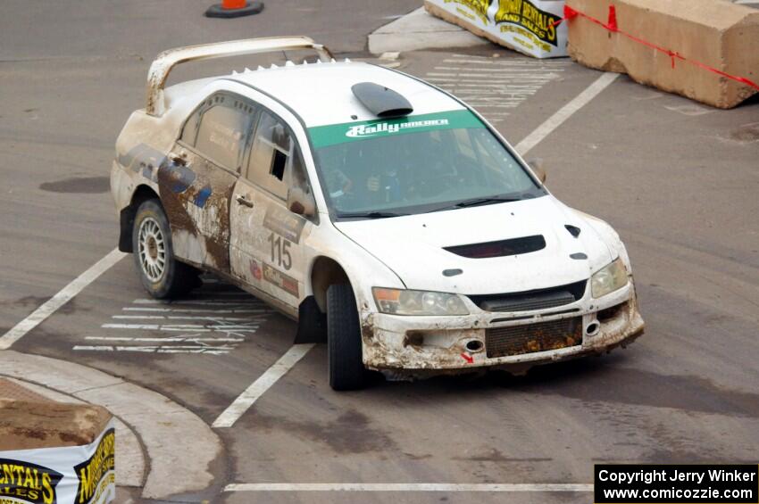 Joseph Burke / Karen Jankowski Mitsubishi Lancer Evo IX on SS15 (Lakeshore Drive).