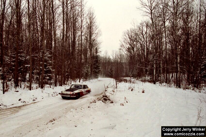 Phil Smith / Dallas Smith MGB-GT comes into a sharp corner on SS1, Hardwood Hills Rd.