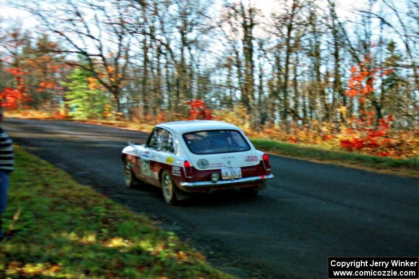 Phil Smith / Dallas Smith MGB-GT at speed on SS16, Brockway Mt.