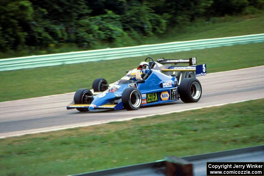 Kenny Bräck's Mondiale Formula SAAB wins the race