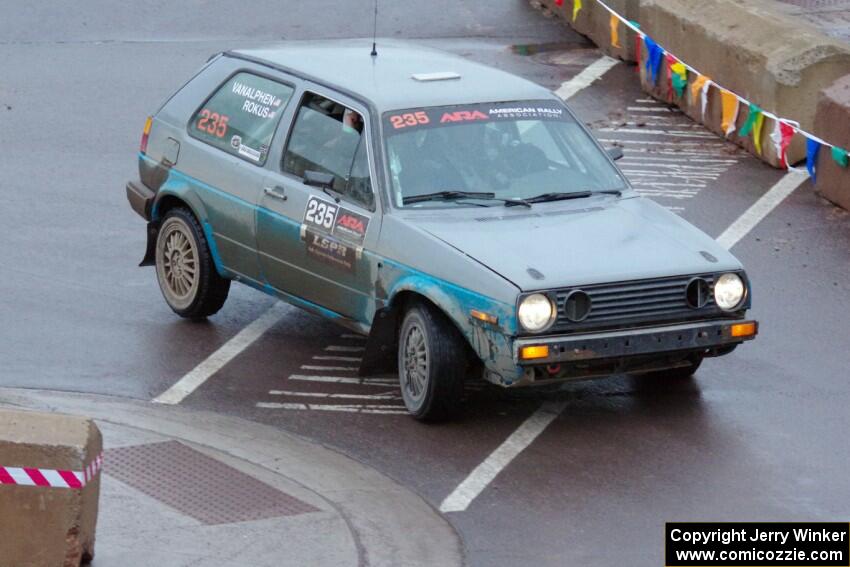 Mark Rokus / Mike Van Alphen VW GTI on SS15, Lakeshore Drive.