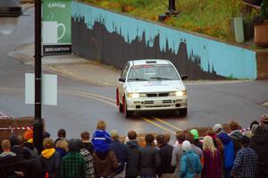 Pete Rizzo / Rebecca Ruston Mitsubishi Galant VR-4 on SS15, Lakeshore Drive.