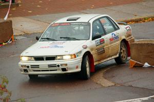 Pete Rizzo / Rebecca Ruston Mitsubishi Galant VR-4 on SS15, Lakeshore Drive.