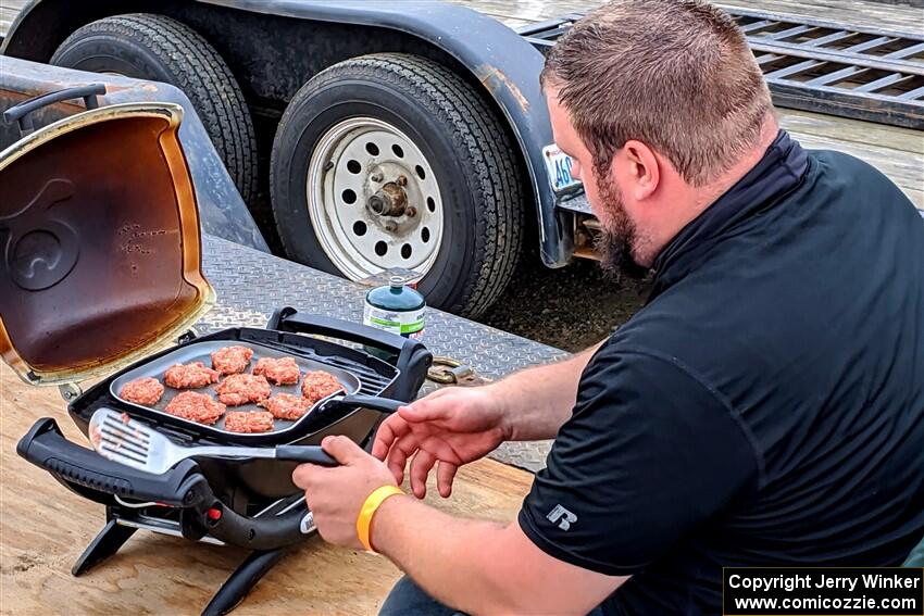 A little grilling for lunch before the start.