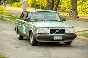 ArtCar 17 - Volvo 240