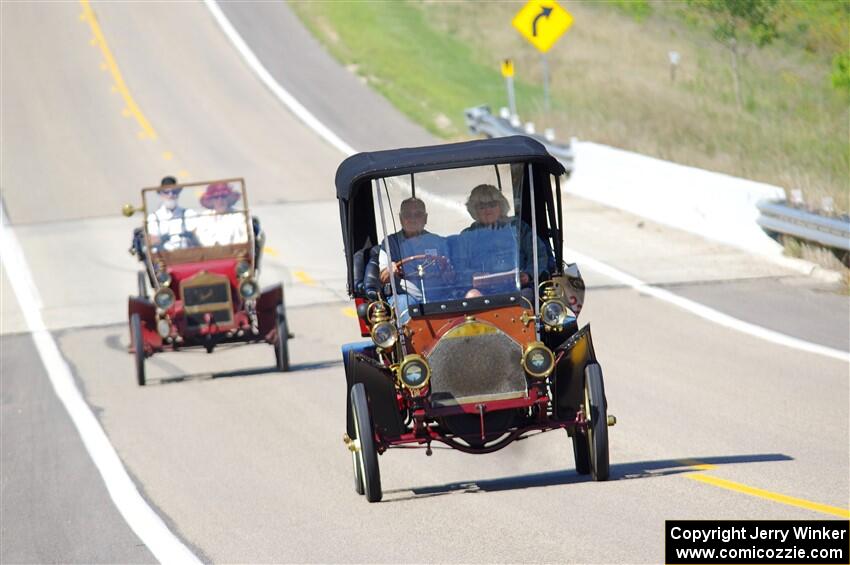 Mark Desch's 1905 Stevens-Duryea R and Roger Garnett's 1908 Maxwell