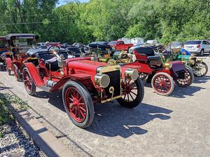 L to R) Rob Heyen's 1907 Ford Model K, Tim Wiggins' 1904 Ford and Westley Peterson's 1911 Maxwell