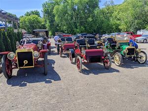 L to R) Rob Heyen's 1907 Ford Model K, Tim Wiggins' 1904 Ford and Westley Peterson's 1911 Maxwell