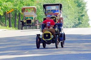 Webster Peterson's 1911 Le Zèbre, Westley Peterson's 1911 Maxwell and Anton Traut's 1909 Buick