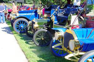 L to R) Jeffrey Kelly's 1907 Ford, Bruce van Sloun's 1907 Ford and Steve Meixner's 1910 Buick