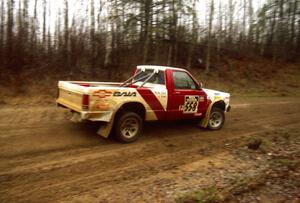 Jim Cox / Kaari Cox drift their Chevy S-10 through a sweeper on East Steamboat Rd.