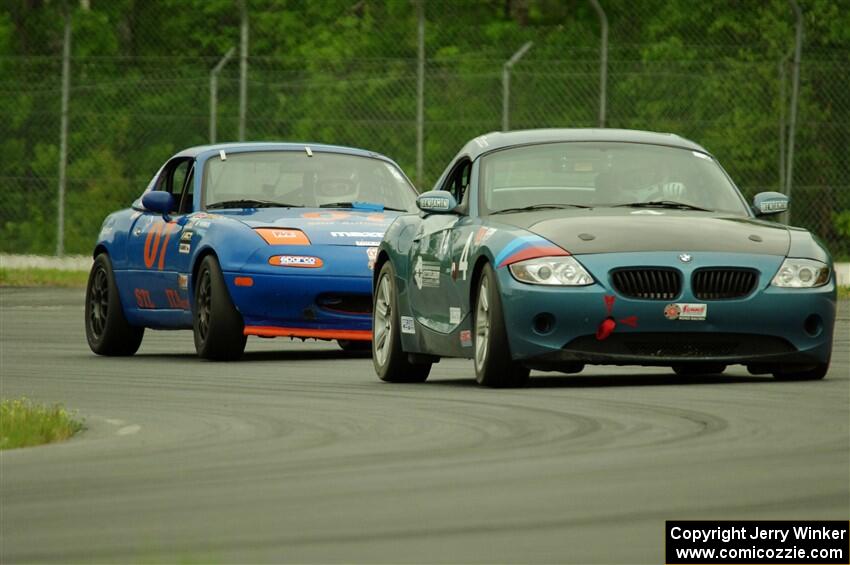 Roger Knuteson's T4 BMW Z4 and Geoff Youngdahl's STL Mazda Miata
