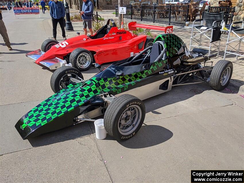 Lola T-440 Formula Ford (foreground) and Van Diemen/Mazda Formula Atlantic