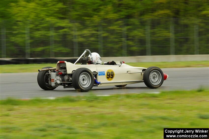 Helmut Friedrich's Caldwell D9 Formula Ford