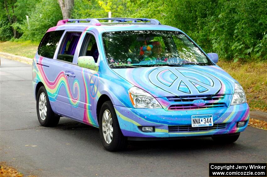 ArtCar 10 - Kia Sedona Van