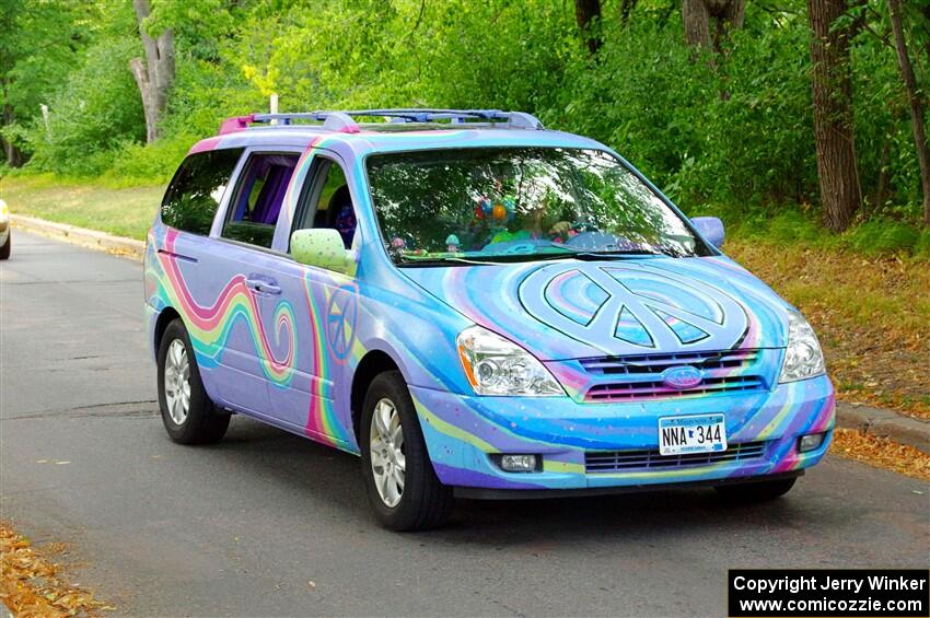 ArtCar 10 - Kia Sedona Van