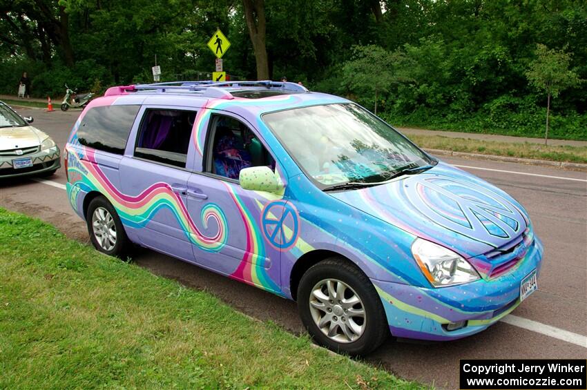 ArtCar 10 - Kia Sedona Van