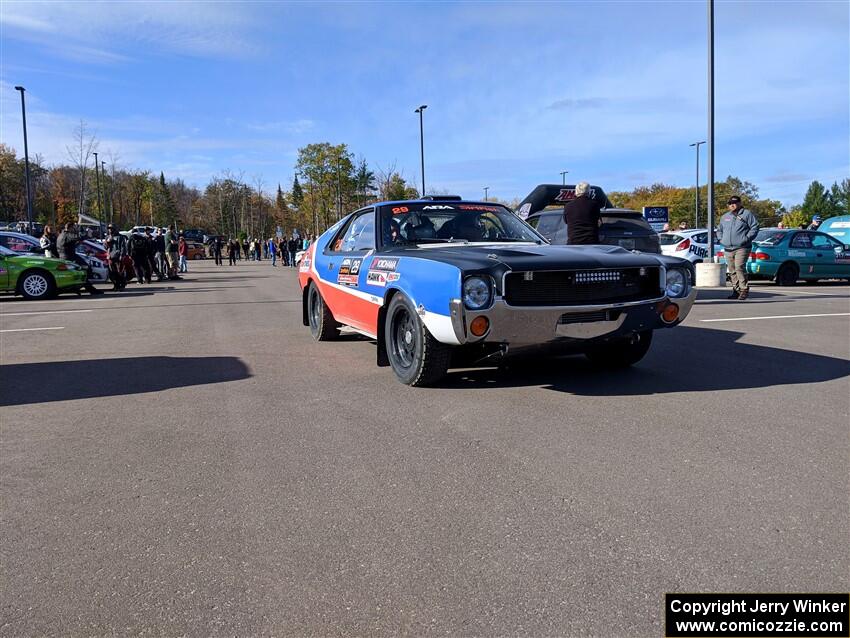 Tim O'Neil / Constantine Mantopoulos AMC AMX leaves parc expose.