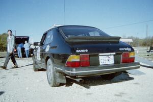 The Richard Miller / Juanita Miller SAAB 900 before the event.