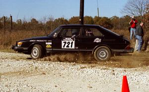 Richard Miller / Juanita Miller SAAB 900