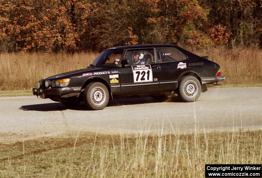 Richard Miller / Juanita Miller SAAB 900