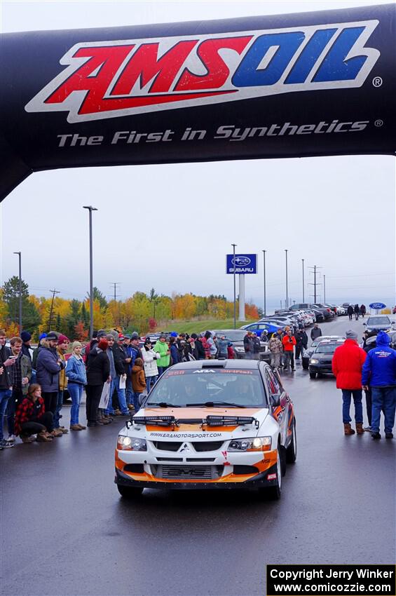 Tim Whitteridge / Ryan Dunham Mitsubishi Lancer Evo VIII leaves the ceremonial start.