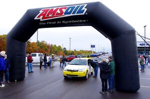 Drake Willis / Forrest Wilde Ford Focus leaves the ceremonial start.