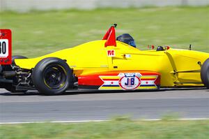 Steve Thomson's Formula Continental Van Diemen RF02/Mazda