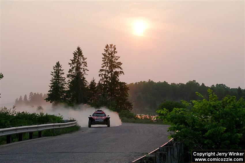 Sebastian Gomez Abero / Michelle Rogers Rage Comet R200T on SS6, Camp 3 South.