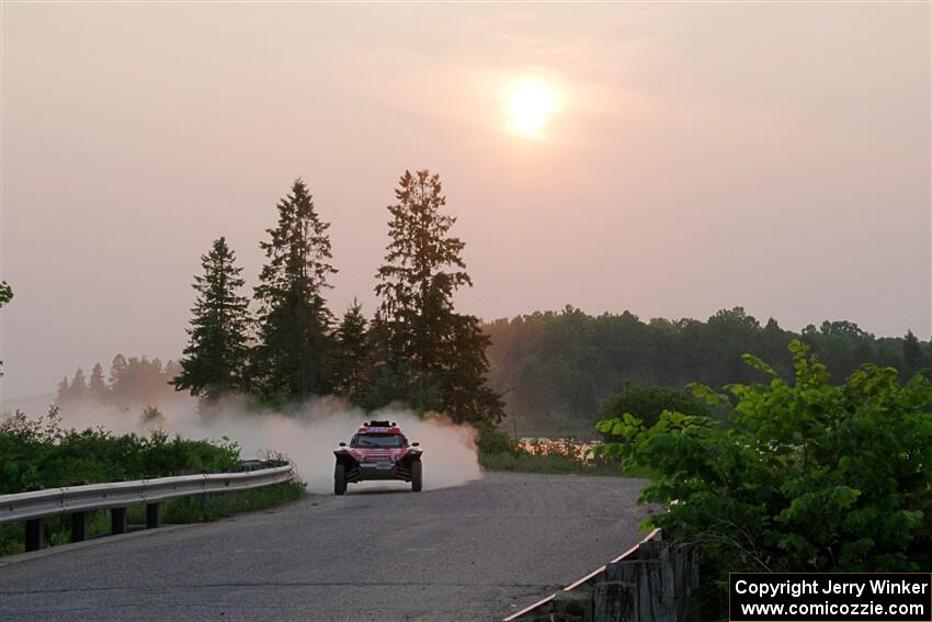 Sebastian Gomez Abero / Michelle Rogers Rage Comet R200T on SS6, Camp 3 South.