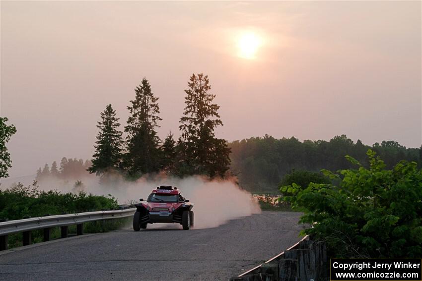 Sebastian Gomez Abero / Michelle Rogers Rage Comet R200T on SS6, Camp 3 South.
