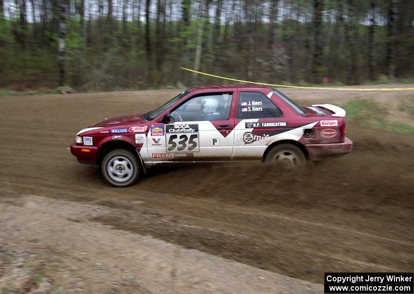 Jake Himes / Silas Himes drift through a 90-left on SS2 in their Nissan Sentra SE-R.