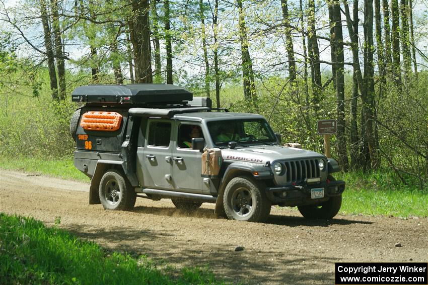 A Jeep Wrangler sweeps SS2, Blue Trail I.