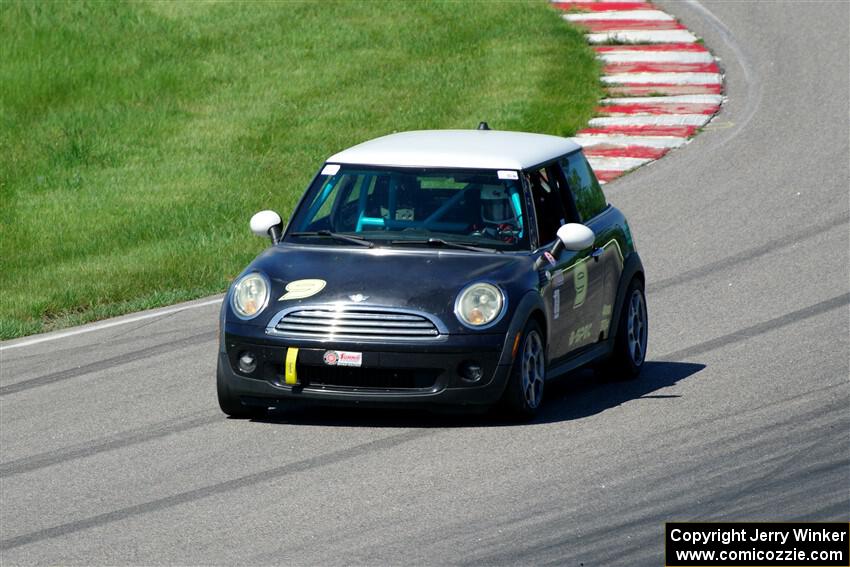 Tim Little's B-Spec MINI Cooper