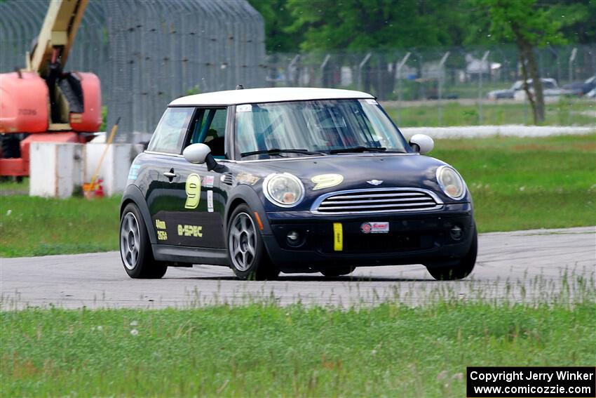 Tim Little's B-Spec MINI Cooper