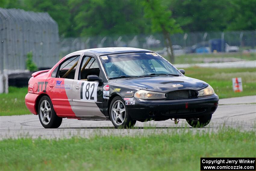 Owen Benson's ITJ Ford Contour