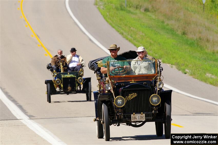 Robert Lederer's 1908 White and Bruce van Sloun's 1907 Ford