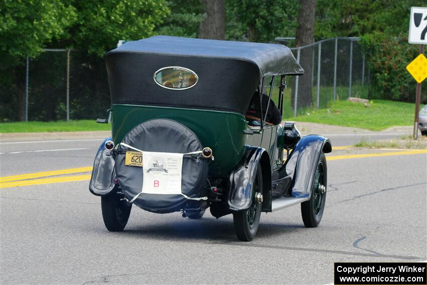 Greg Lundeen's 1915 Locomobile
