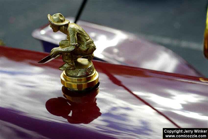 Hood ornament on Fred Enstrom's 1909 Buick Model F.
