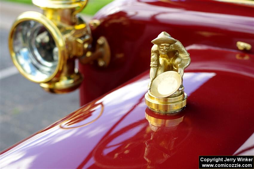 Hood ornament on Fred Enstrom's 1909 Buick Model F.
