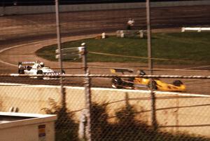 Dan Park's Lola T-320 ahead of Dave McMillan's Ralt RT-1