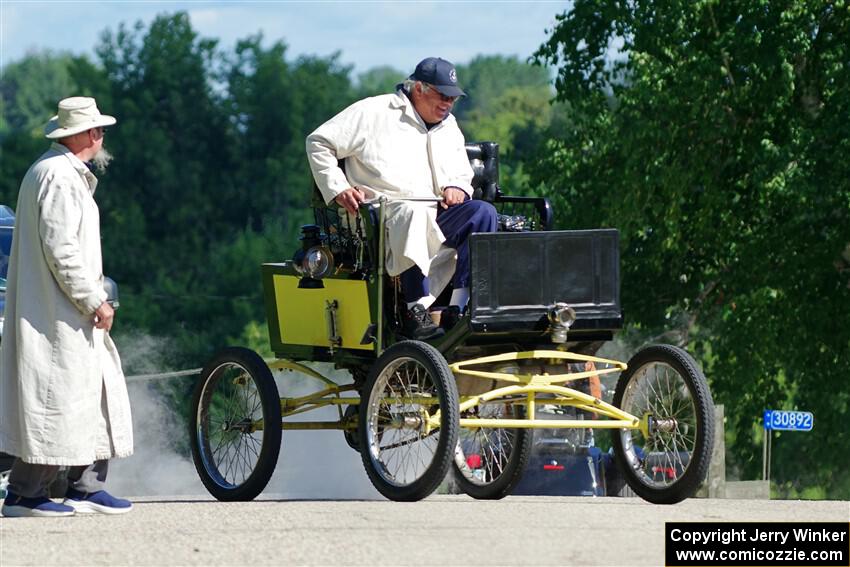 Herb de la Porte / Sheila de la Porte 1901 Locomobile